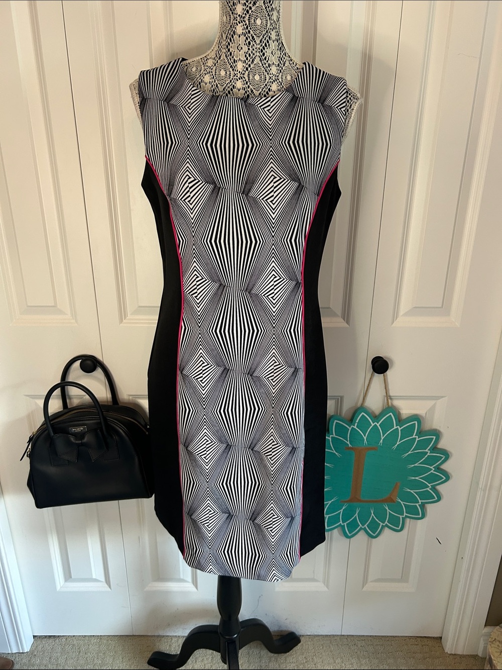 Voir Voir Geometric Optical Illusion Sheath Dress Pink Piping Size 8